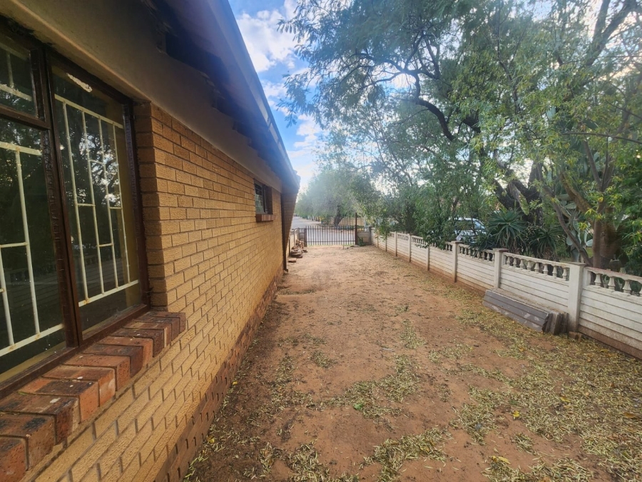 4 Bedroom Property for Sale in Pellissier Free State